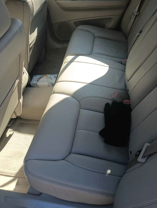 2011 Cadillac DTS - Image 8 of 10