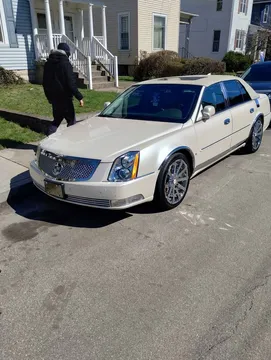 Cadillac DTS - Image 2 of 2