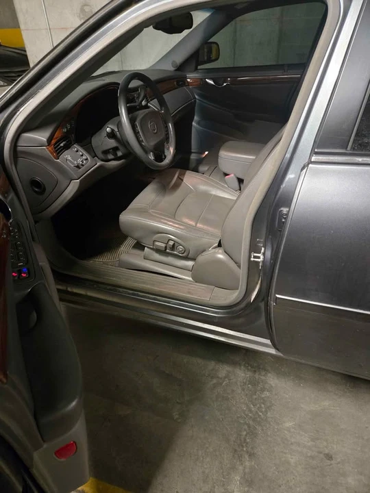 2004 Cadillac DeVille 8th Gen - Image 9 of 10