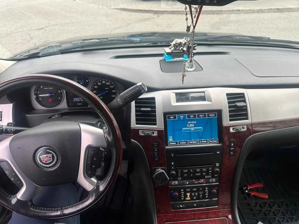 2008 Cadillac Escalade & EXT 3rd Gen - Image 3 of 8
