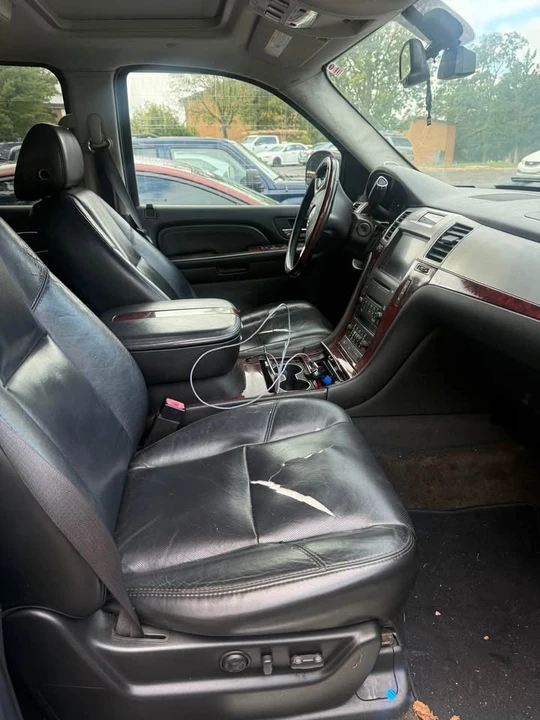 2007 Cadillac Escalade & EXT 3rd Gen - Image 2 of 8