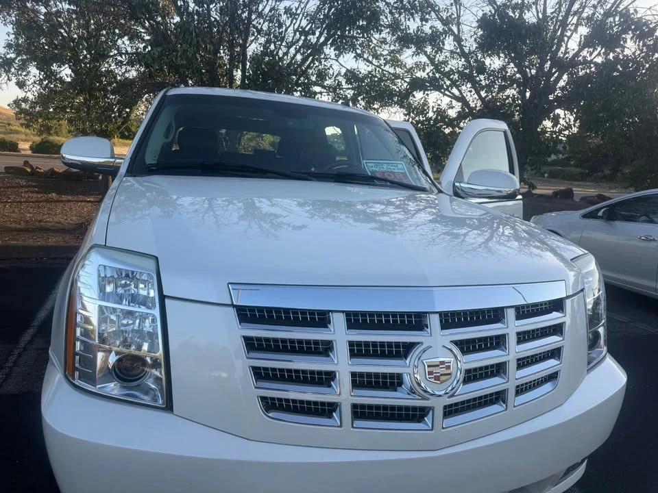 2007 Cadillac Escalade & EXT 3rd Gen - Image 2 of 10