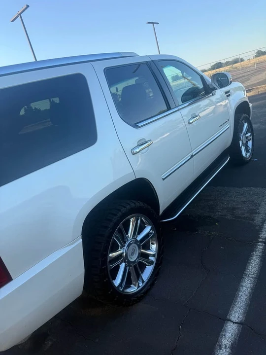 2007 Cadillac Escalade & EXT 3rd Gen - Image 10 of 10