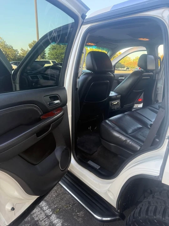 2007 Cadillac Escalade & EXT 3rd Gen - Image 9 of 10