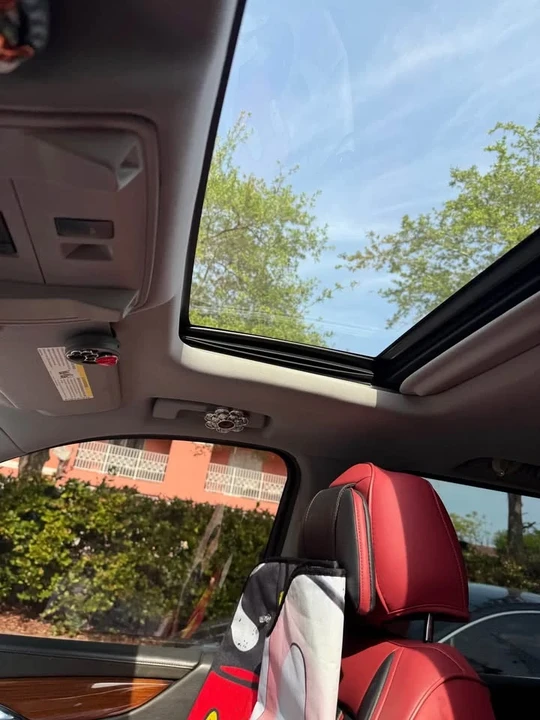 2015 Cadillac Escalade 4th Gen - Image 5 of 9
