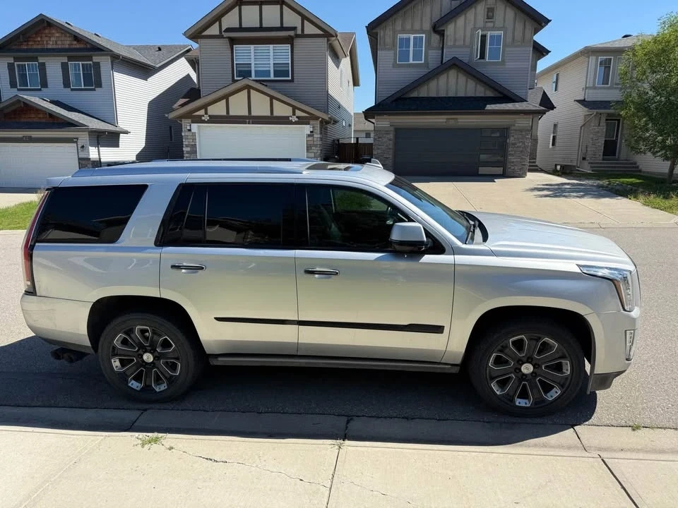 2015 Cadillac Escalade 4th Gen - Image 2 of 9