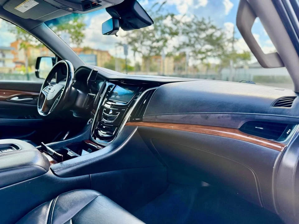 2018 Cadillac Escalade 4th Gen - Image 4 of 7