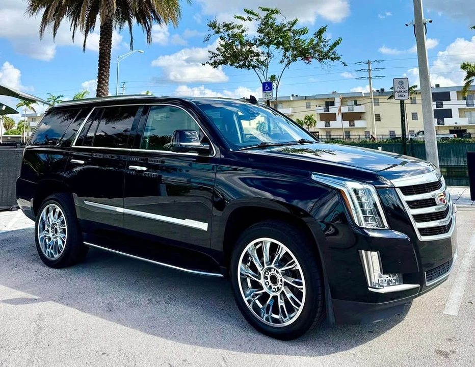 2018 Cadillac Escalade 4th Gen - Image 2 of 7