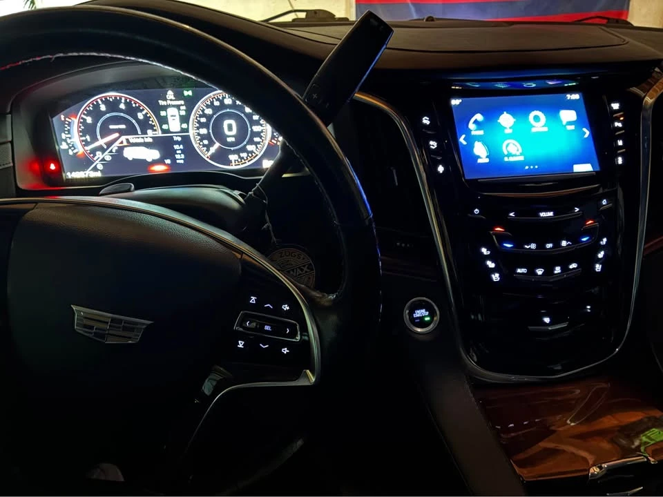 2015 Cadillac Escalade 4th Gen - Image 8 of 10