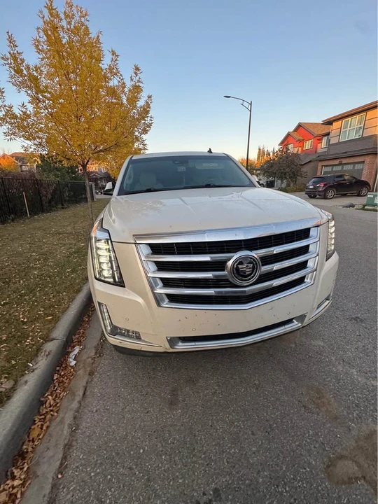 2015 Cadillac Escalade 4th Gen - Image 2 of 8
