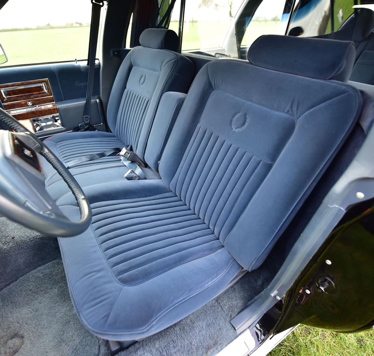 Cadillac Fleetwood - Image 15 of 30