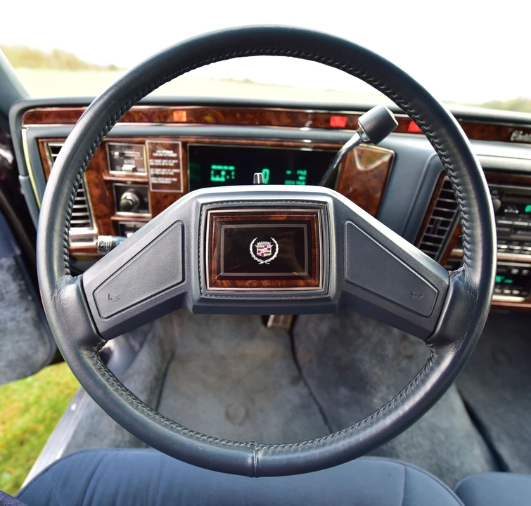 Cadillac Fleetwood - Image 14 of 30