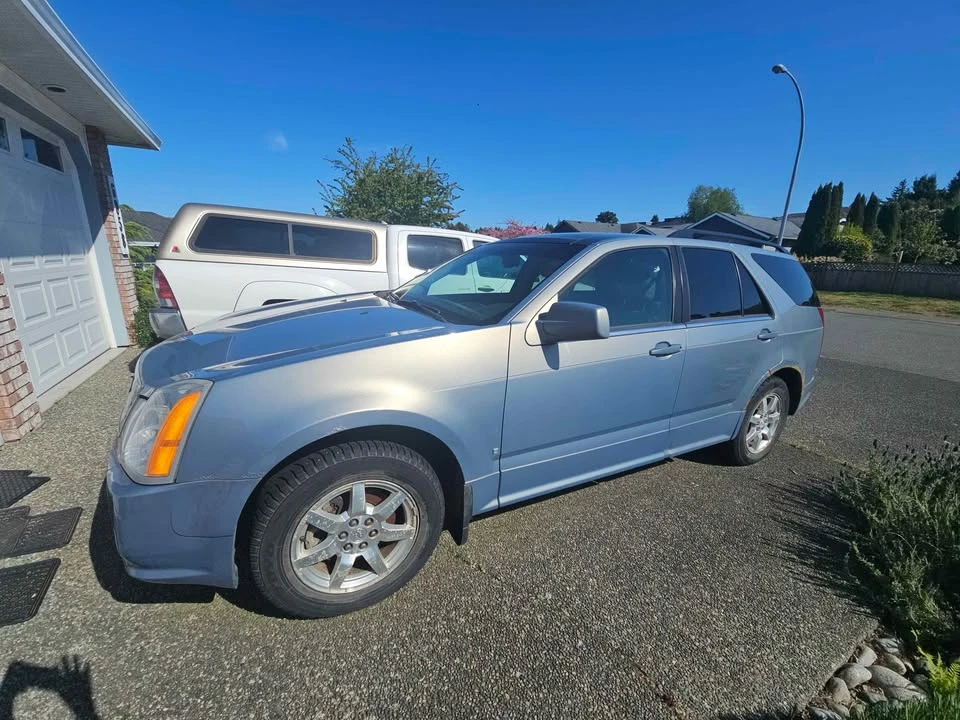 Cadillac SRX - Image 2 of 2