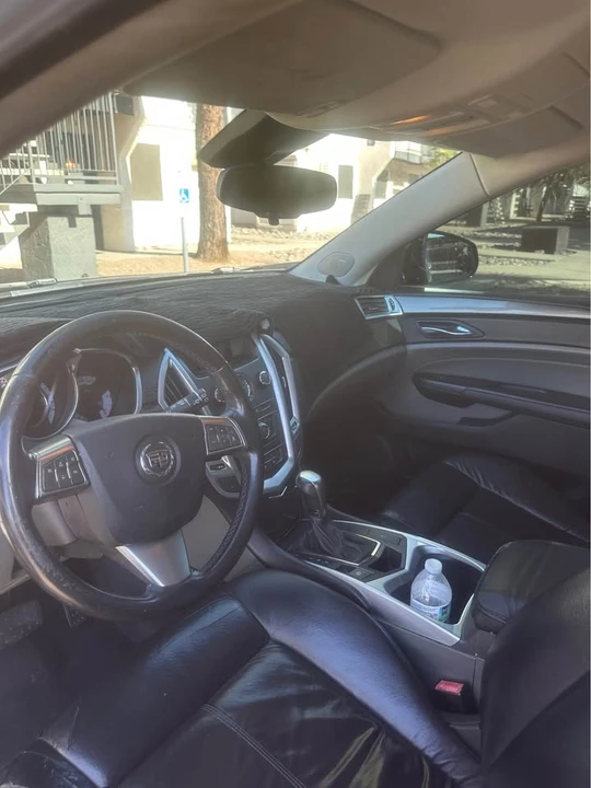 Cadillac SRX - Image 10 of 10