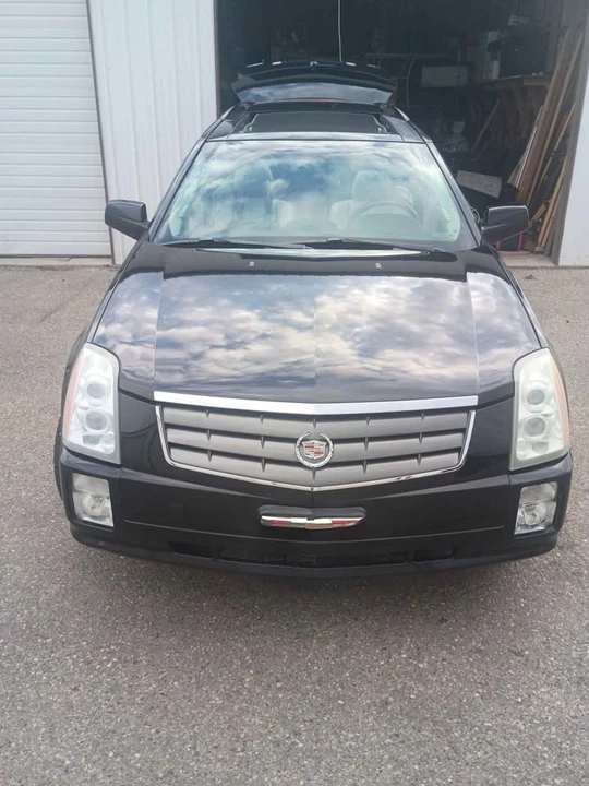 Cadillac SRX - Image 3 of 10