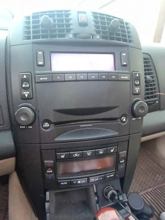 Cadillac SRX - Image 6 of 10