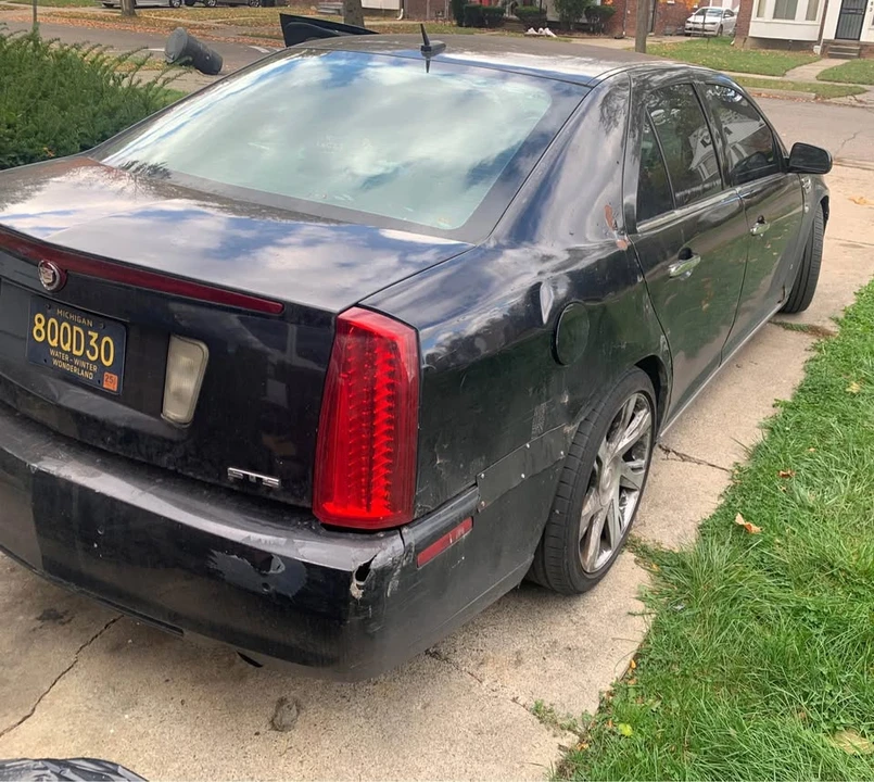 Cadillac STS - Image 3 of 3