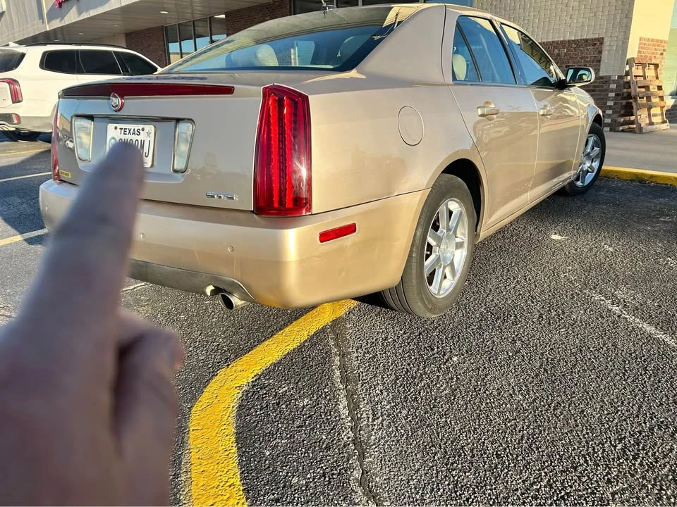 2005 Cadillac STS - Image 5 of 10