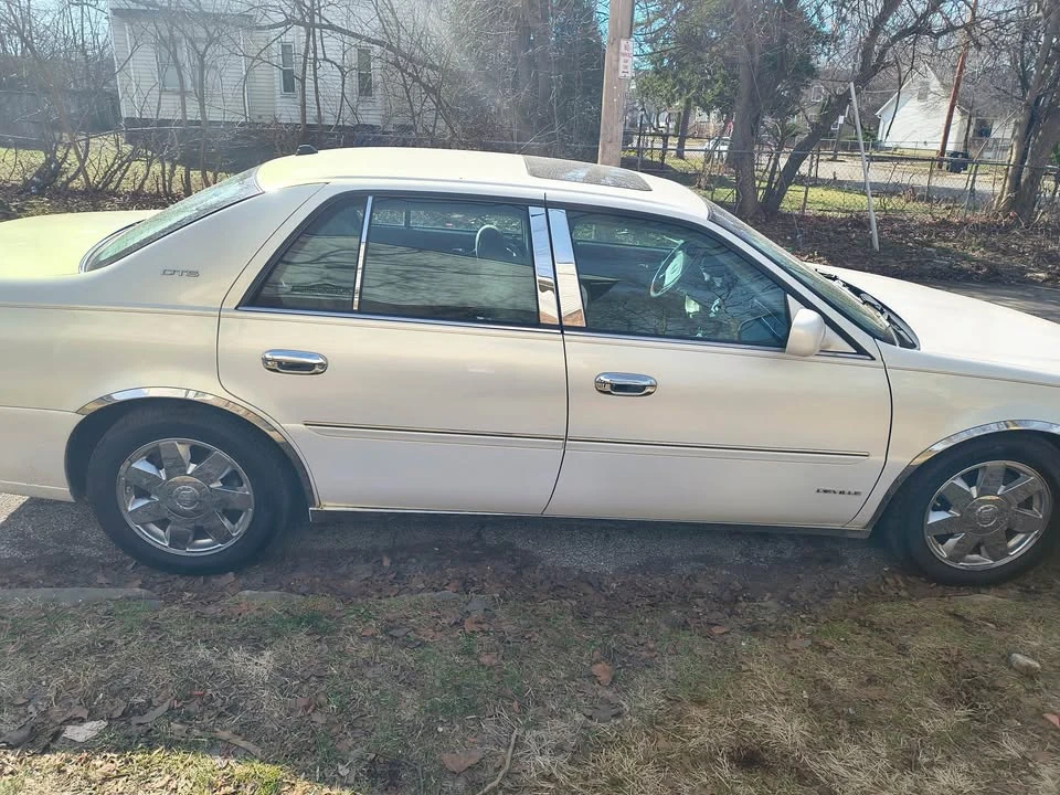 2004 Cadillac DeVille 8th Gen - Image 5 of 9