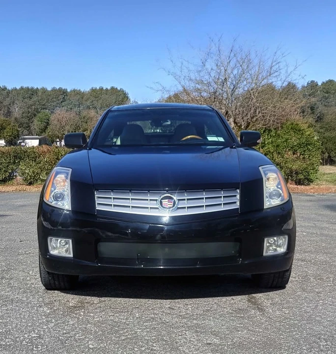 Cadillac XLR - Image 2 of 7