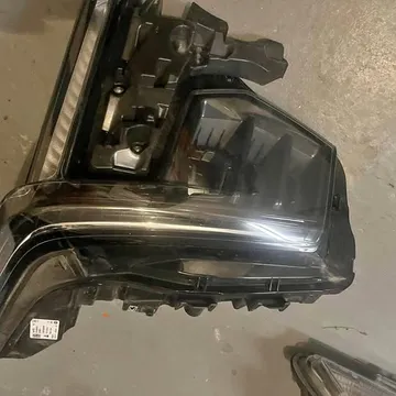 Cadillac XT4 Right Headlight