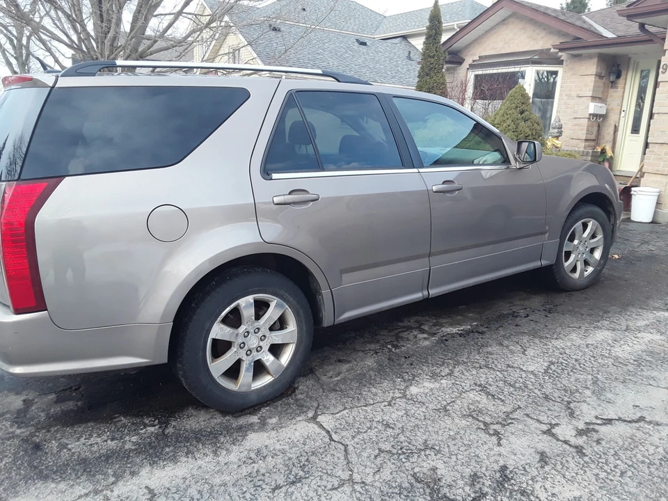 2006 Cadillac SRX - Image 7 of 7