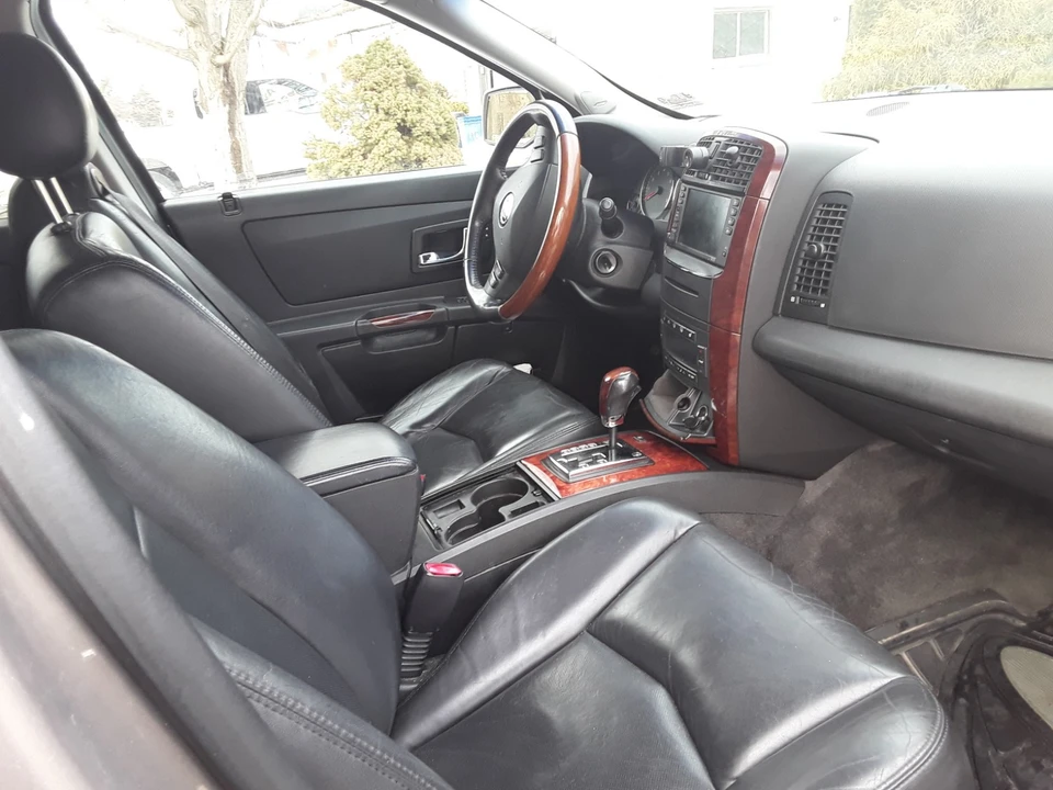 2006 Cadillac SRX - Image 4 of 7