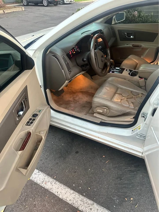 Cadillac CTS - Image 7 of 10