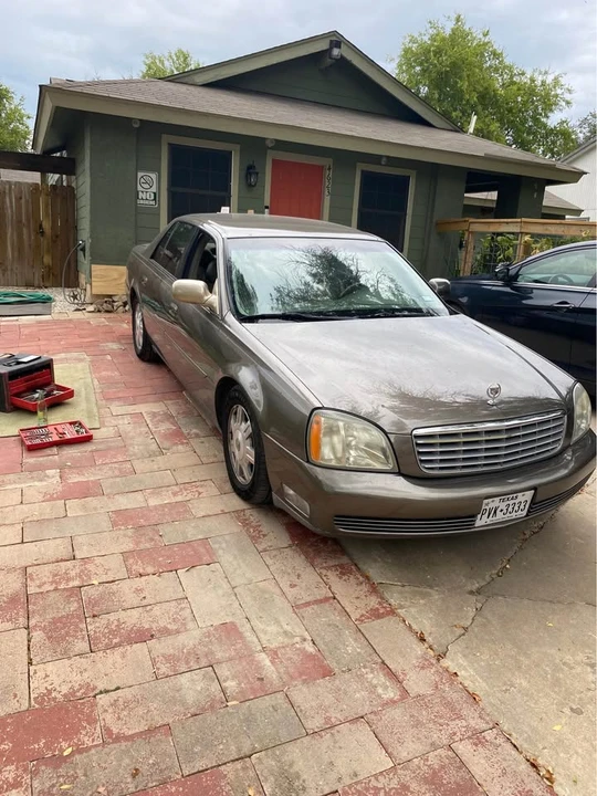 2003 Cadillac DeVille 8th Gen - Image 3 of 4