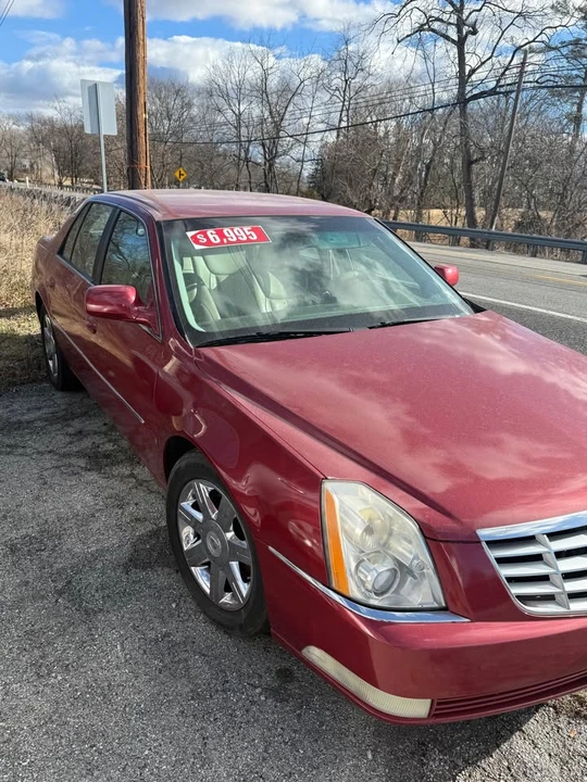 Cadillac DTS - Image 3 of 4
