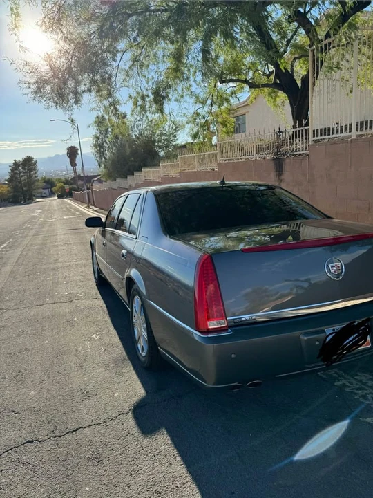 2008 Cadillac DTS - Image 3 of 8