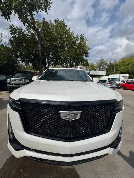 2023 Cadillac Escalade 5th Gen - Image 5 of 6