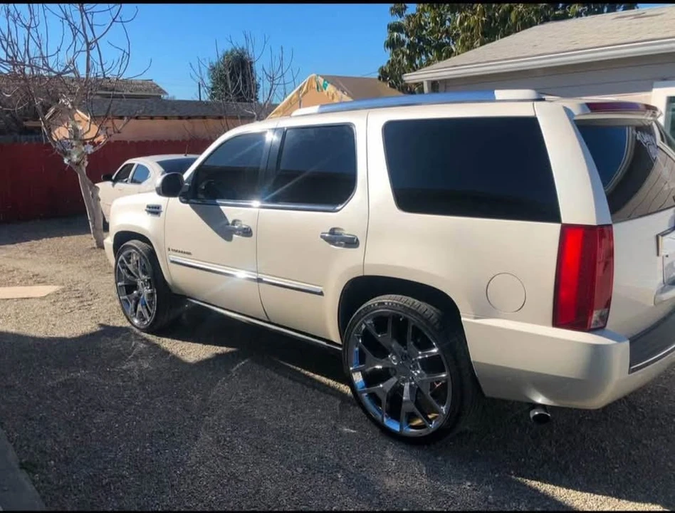 2007 Cadillac Escalade & EXT 3rd Gen - Image 4 of 10