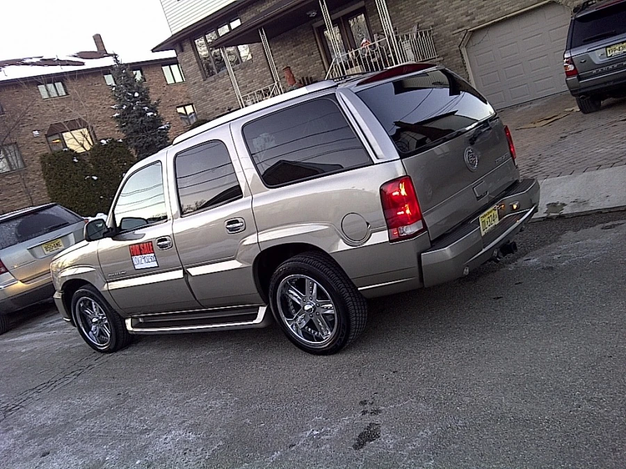 2002 Cadillac Escalade & EXT 2nd Gen - Image 2 of 2