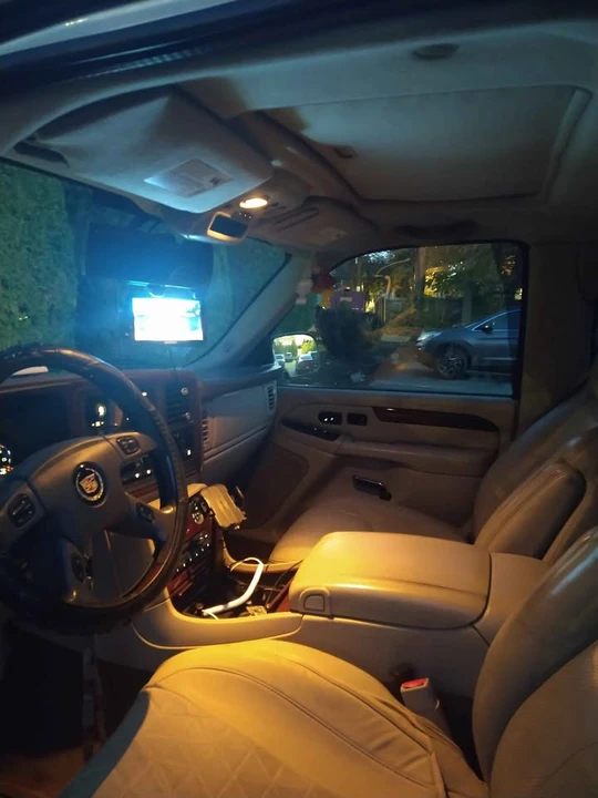 2005 Cadillac Escalade & EXT 2nd Gen - Image 2 of 4