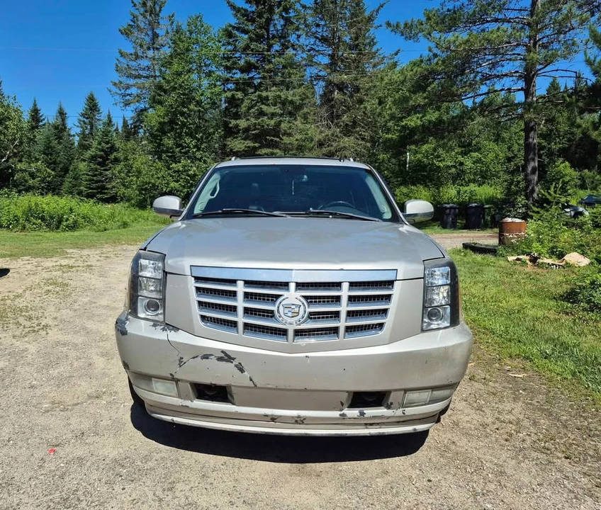 2007 Cadillac Escalade & EXT 3rd Gen - Image 2 of 5