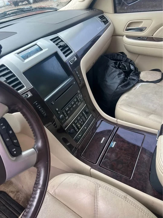 2007 Cadillac Escalade & EXT 3rd Gen - Image 8 of 10
