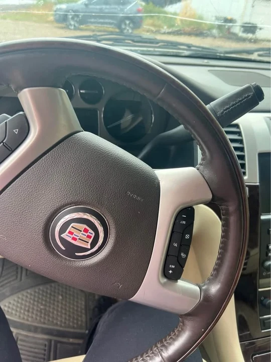 2007 Cadillac Escalade & EXT 3rd Gen - Image 4 of 10