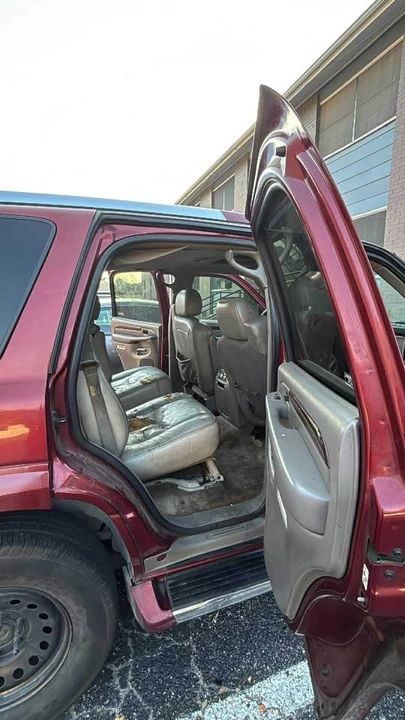 2002 Cadillac Escalade & EXT 2nd Gen - Image 6 of 8