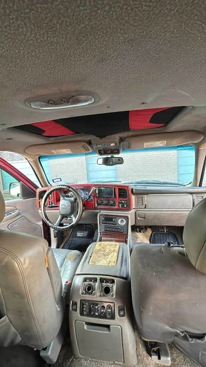2002 Cadillac Escalade & EXT 2nd Gen - Image 5 of 8