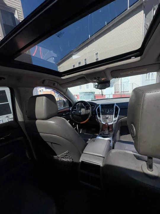 2010 Cadillac SRX - Image 6 of 10
