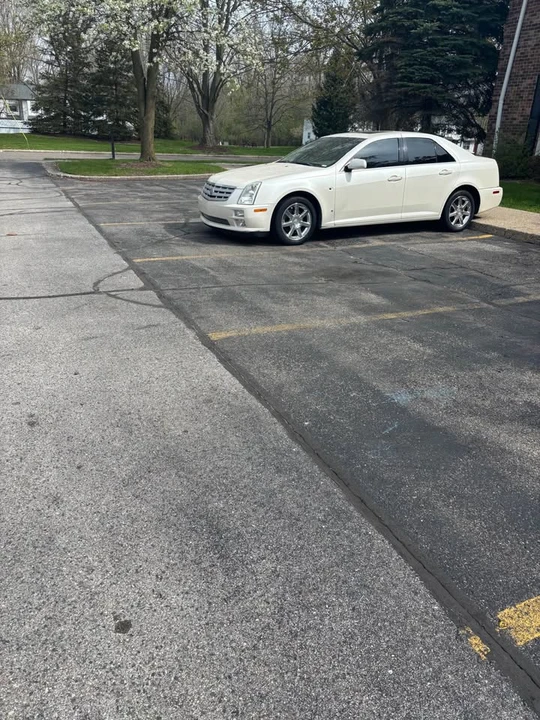 Cadillac STS - Image 3 of 4