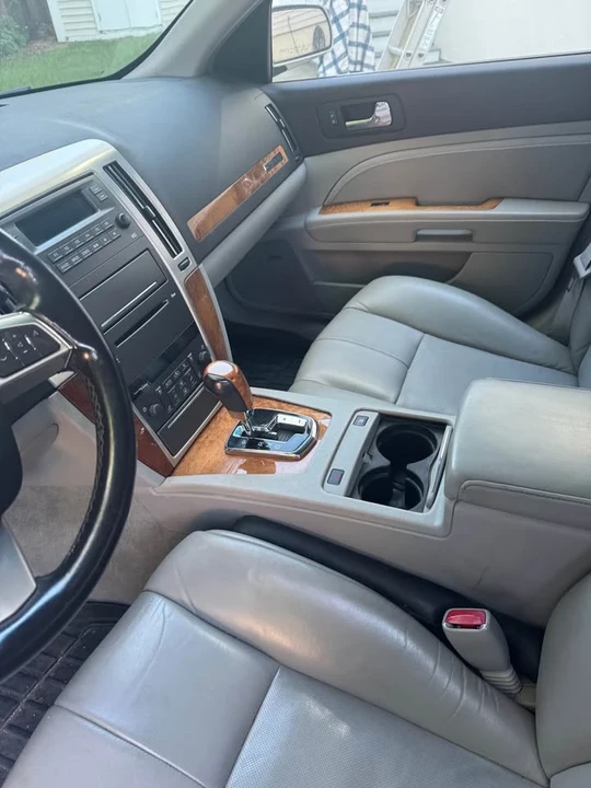 2008 Cadillac STS - Image 6 of 10
