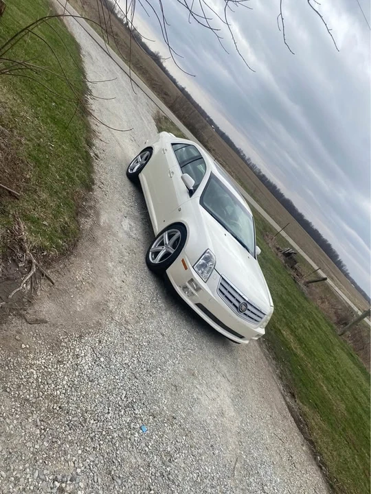 Cadillac STS-V - Image 4 of 5