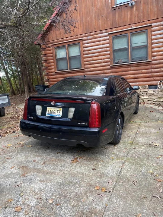 Cadillac STS-V - Image 3 of 3