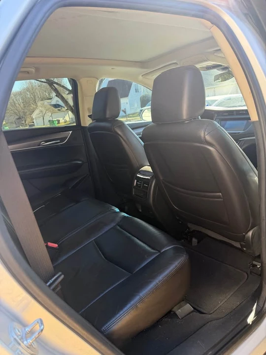 2019 Cadillac XT5 - Image 9 of 10