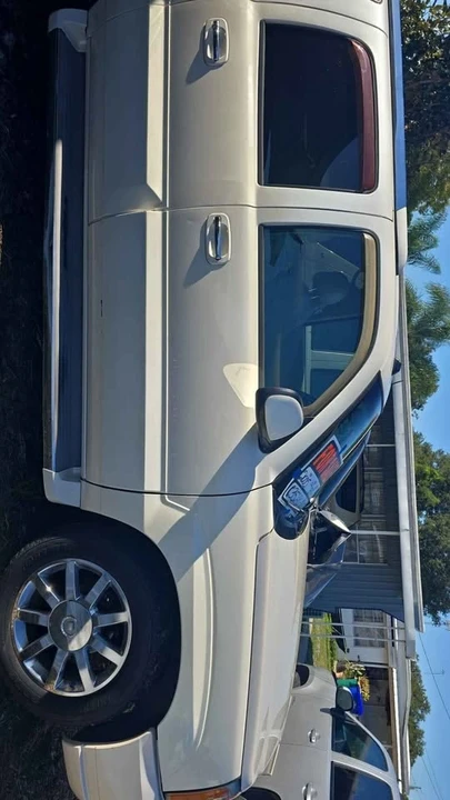 2005 Cadillac Escalade & EXT 2nd Gen - Image 2 of 6