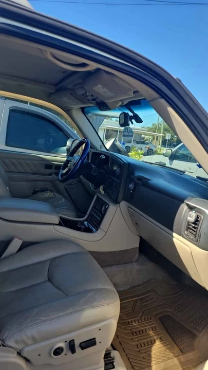 2005 Cadillac Escalade & EXT 2nd Gen - Image 5 of 6
