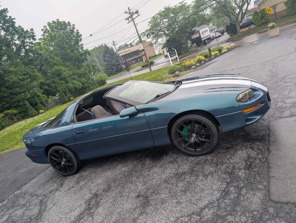 2000 Chevrolet Camaro 4th Gen - Image 9 of 11