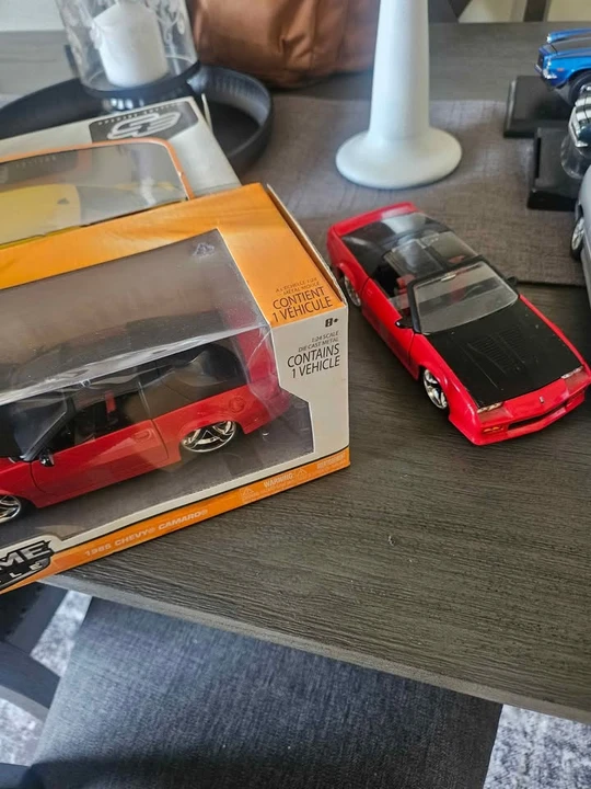 Parts & Memorabilia Scale Models - Image 3 of 3